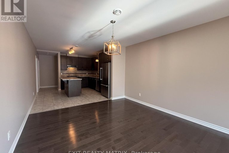 29598093/305-300-solstice-crescent/embrun/russell/ontario/K0A1W0_13