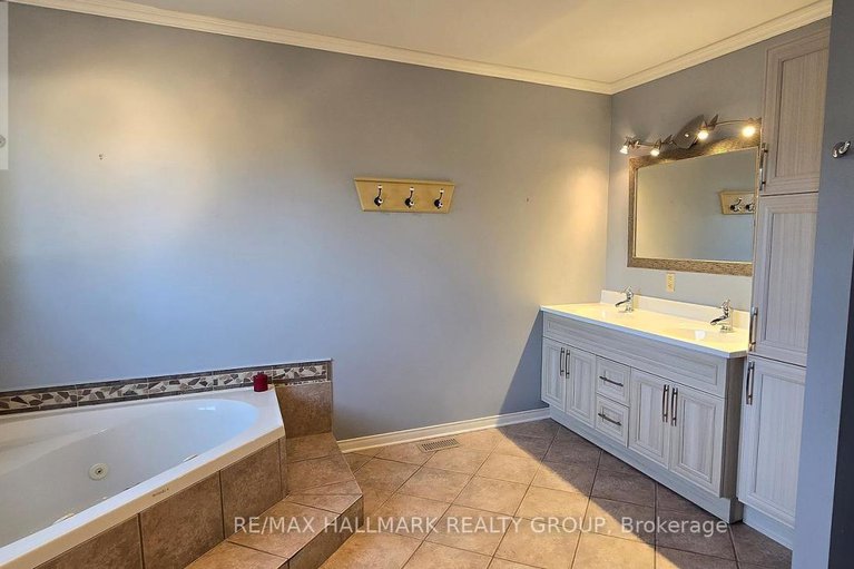 28400251/976-laporte-street/town-of-rockland/clarence-rockland/ontario/K4K1A5_13