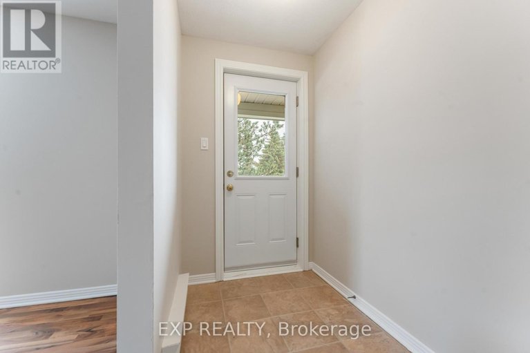 29444282/45a-802-st-andre-drive/hiawatha-parkconvent-glen/ottawa/ontario/K1C4R3_13