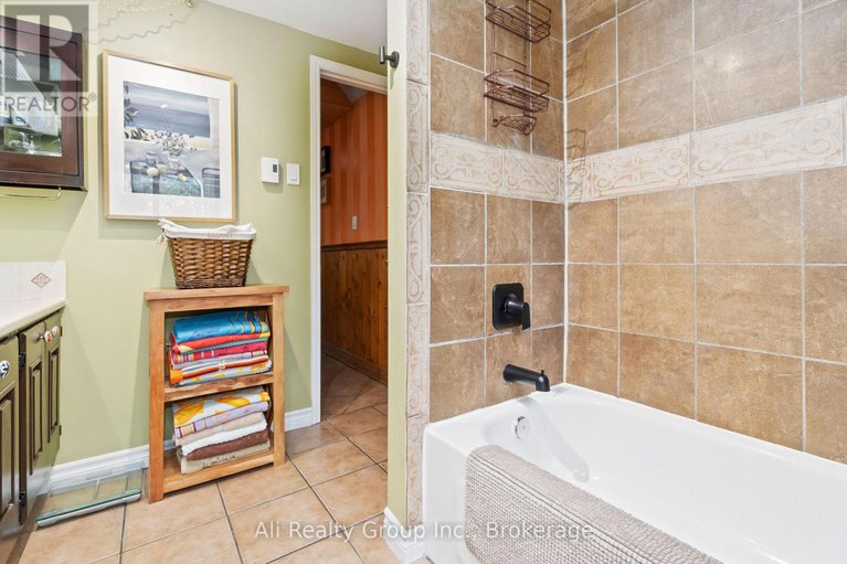 29580490/190-woods-road/constance-bay/ottawa/ontario/K0A3M0_26