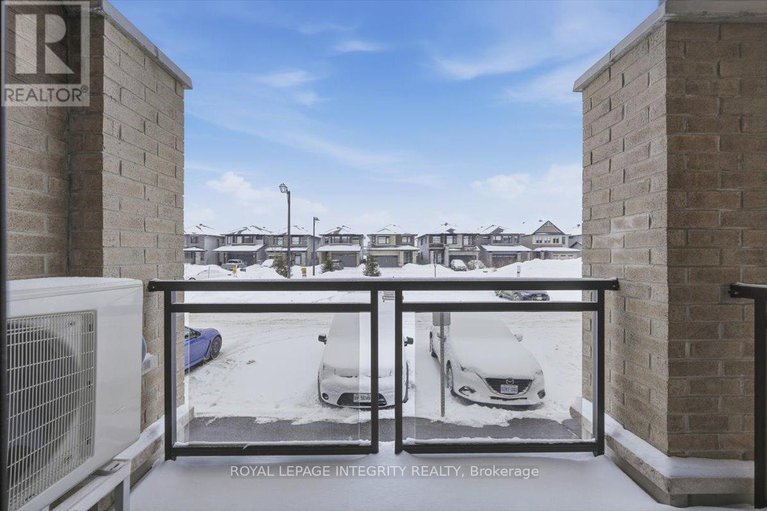 29274145/41-carabiner-private/mer-bleuebradley-estatesanderson-park/ottawa/ontario/K1W0L7_14