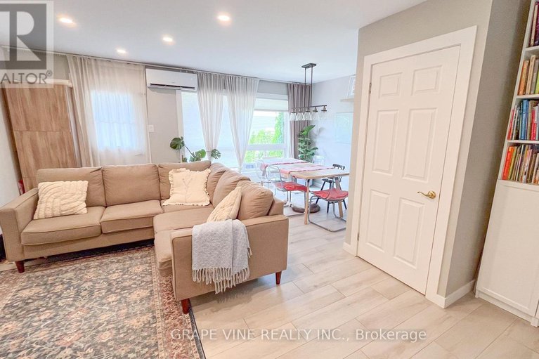 28549098/5c-woodvale-green/craig-henrywoodvale/ottawa/ontario/K2G4G9_2