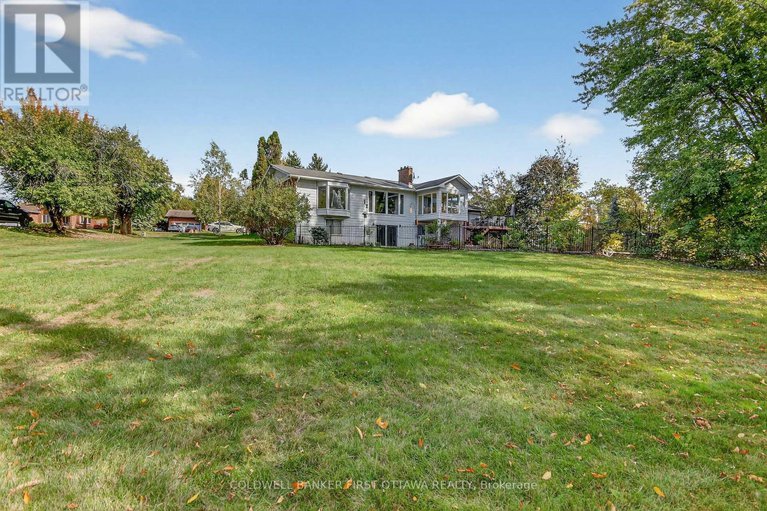 28956682/5228-mclean-crescent/manotick-long-island-nicholls-island/ottawa/ontario/K4M1G2_18