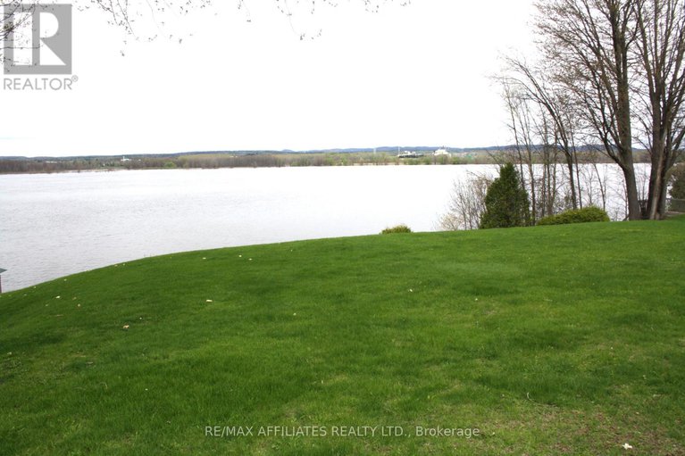 28299464/340-wilson-road/clarencerockland-twp/clarence-rockland/ontario/K4K1K7_5