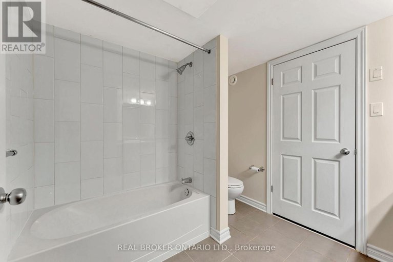 29027595/778a-chapman-mills-drive/strandherd/ottawa/ontario/K2J3V2_17