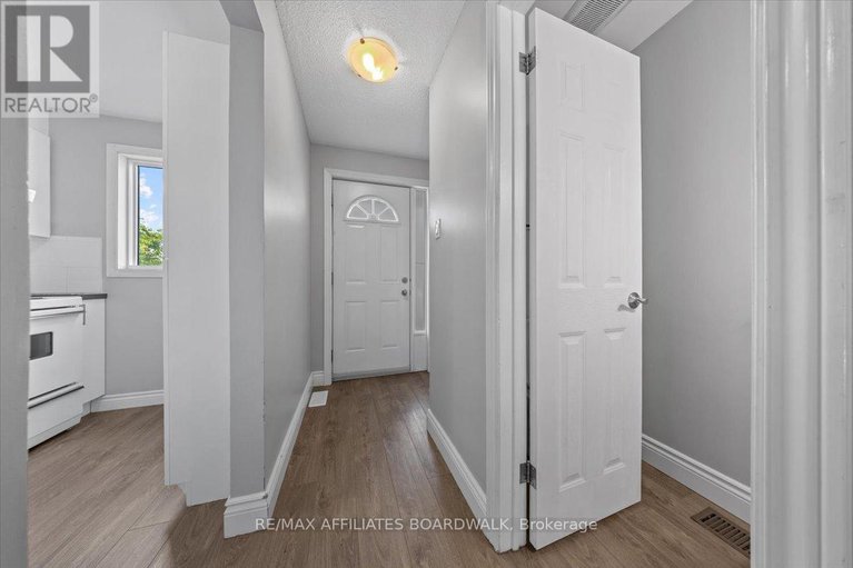 28857204/6482-bilberry-drive/convent-glen-north/ottawa/ontario/K1C4N8_18