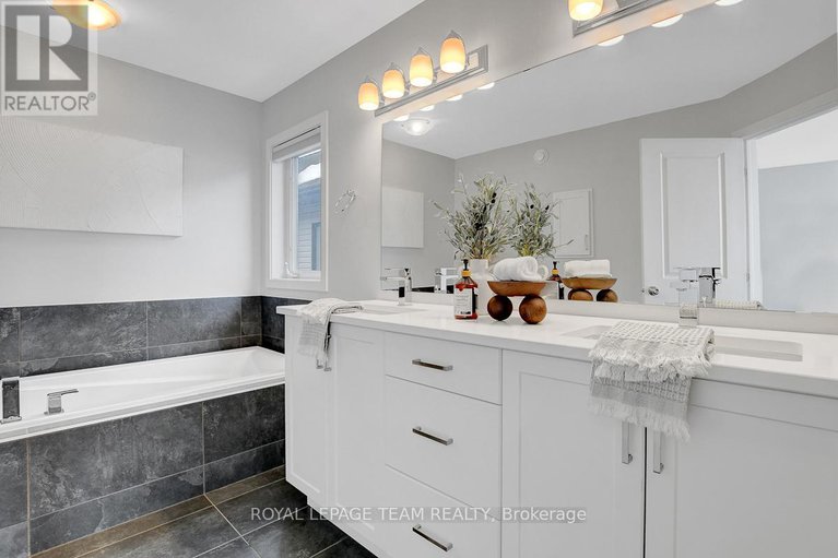 29433481/749-brian-good-avenue/riverside-southgloucester-glen/ottawa/ontario/K4M0E3_30