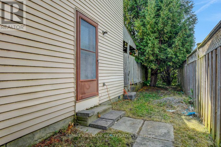 28845006/44-turret-court/glencairnhazeldean/ottawa/ontario/K2L2L1_40