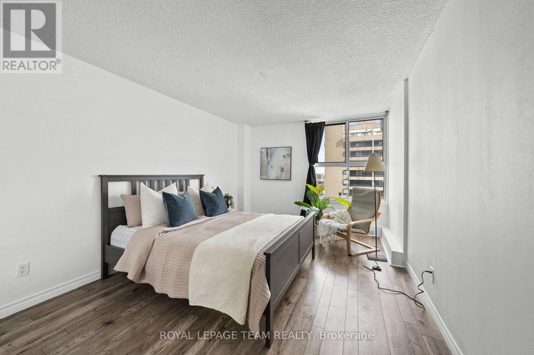 29427975/2501-1785-frobisher-lane/riverview-park/ottawa/ontario/K1G3T7_30