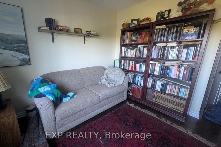 28890063/518-20-chesterton-drive/borden-farmstewart-farmcarleton-heightsparkwood-hills/ottawa/ontario/K2E6Z7_14