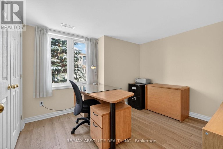 29681192/117-tall-pines-private/leslie-park/ottawa/ontario/K2H1H1_29
