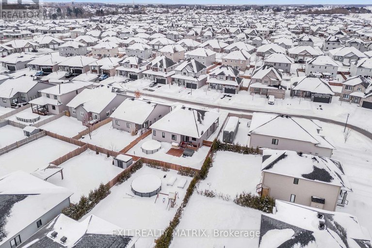 29468824/128-lyon-street/embrun/russell/ontario/K0A1W0_36