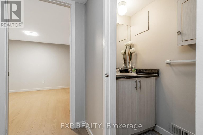 28516736/65-1029-meadowlands-drive/carleton-square/ottawa/ontario/K2C0K5_21