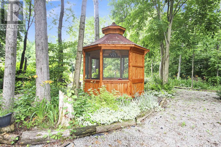 28573377/1341-shylo-crescent/manotick-east-to-manotick-station/ottawa/ontario/K4M1B7_46