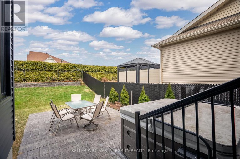 28230053/176-onyx-crescent/town-of-rockland/clarence-rockland/ontario/K4K1P6_41