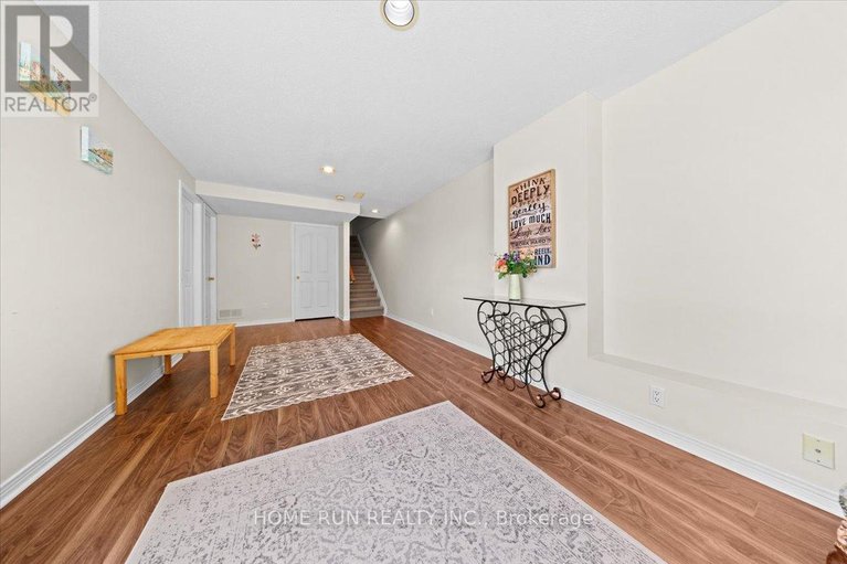 29668806/113-gray-crescent/beaverbrook/ottawa/ontario/K2K3J7_29