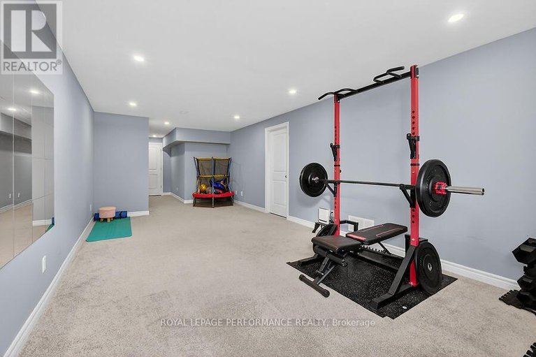 29557576/790-cairn-crescent/mer-bleuebradley-estatesanderson-park/ottawa/ontario/K1W0P7_39