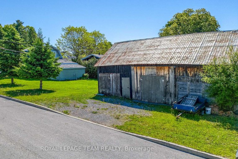 28435512/24-mercer-street/almonte/mississippi-mills/ontario/K0A1A0_13