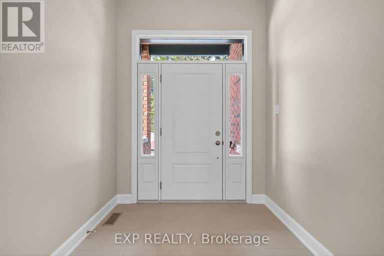 28364468/53-craig-street/village-of-russell/russell/ontario/K4R1A6_2