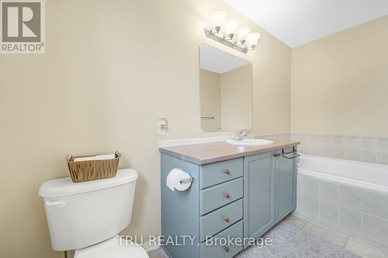 28362867/102-southpointe-avenue/longfields/ottawa/ontario/K2J4T5_28