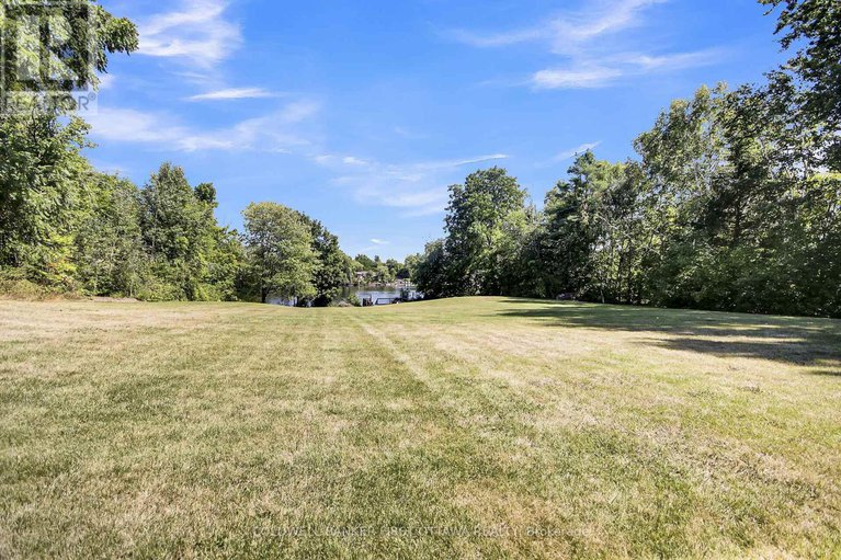 28819884/5937-rideau-valley-drive-n/manotick-south-to-roger-stevens/ottawa/ontario/K4M1B3_36
