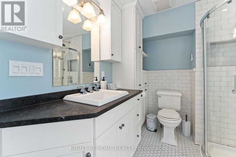 29117734/284-churchill-avenue-n/westboro-west/ottawa/ontario/K1Z5B6_17