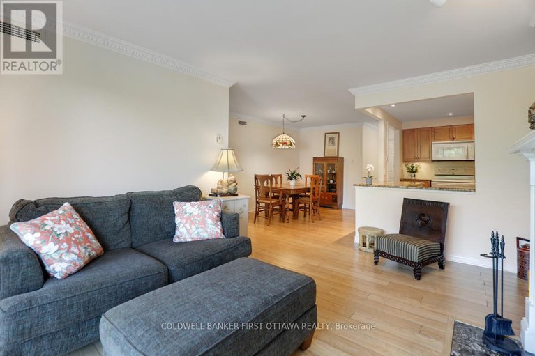 28915900/303-939-north-river-road/overbrook/ottawa/ontario/K1K3V2_19