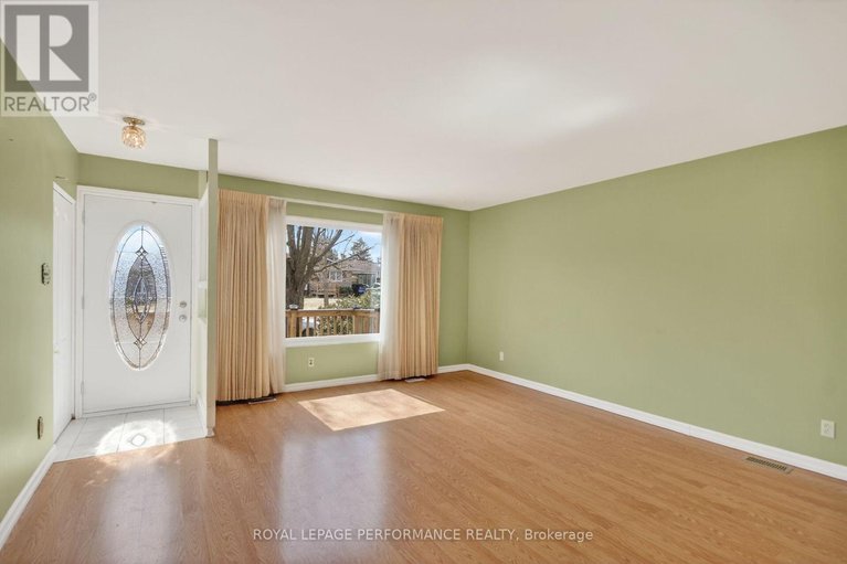 29602212/1879-sharel-drive/urbandale-acres/ottawa/ontario/K1H6W3_8