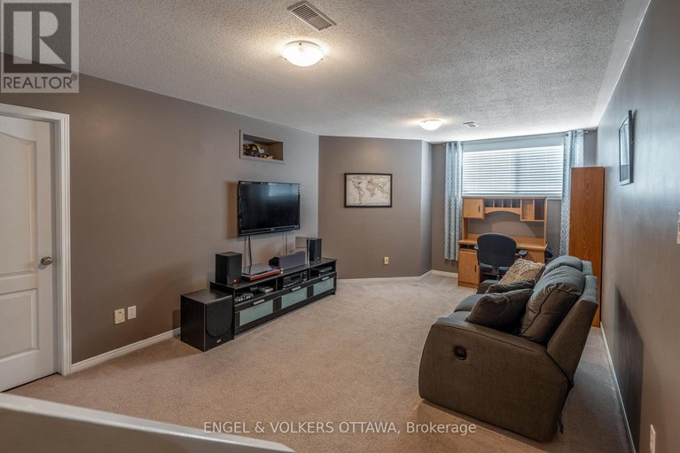 29049195/1031-capreol-street/avalon-east/ottawa/ontario/K4A4Z7_28