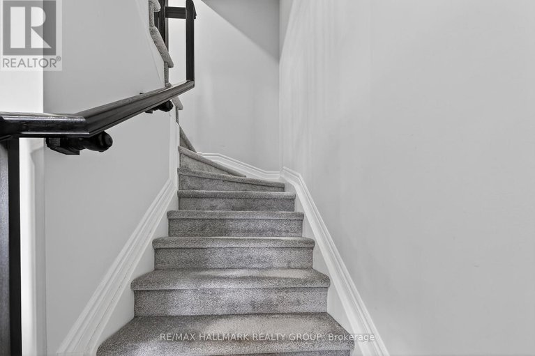 28509446/551-takamose-private/cfb-rockcliffe-and-area/ottawa/ontario/K1K5A5_20