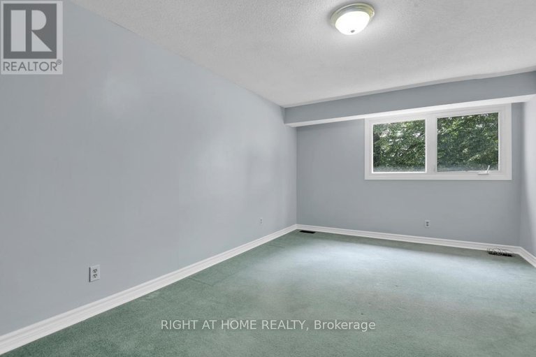 28616090/92-1913-stonehenge-crescent-s/pineview/ottawa/ontario/K1B4N7_18