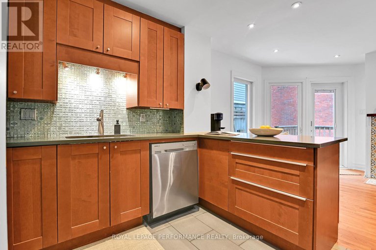 28634698/194-charlotte-street/sandy-hill/ottawa/ontario/K1N8K9_9