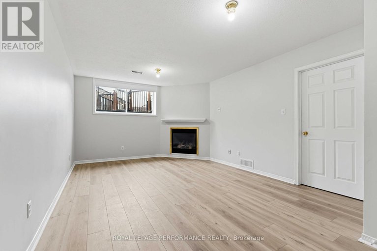 29613573/640-louis-toscano-drive-w/avalon-east/ottawa/ontario/K4A0B3_25