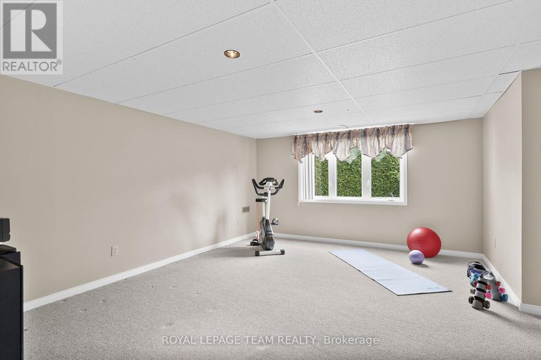 28339224/13-eileen-crescent/stittsville-central/ottawa/ontario/K2S1M3_30
