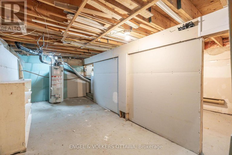 28243621/467-edgeworth-avenue/woodroffe/ottawa/ontario/K2B5L2_29