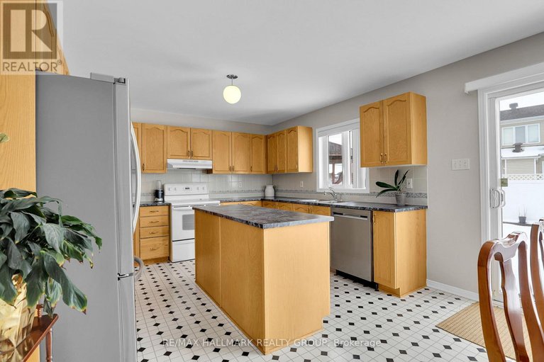 29537108/634-aquaview-drive/avalon-east/ottawa/ontario/K4A4W2_11