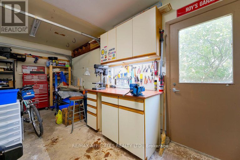28488846/34-105-weeping-willow-lane/beaverbrook/ottawa/ontario/K2K1E6_31