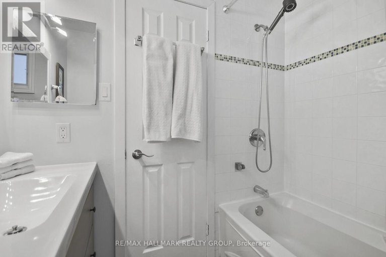 29216431/52-peacock-crescent/cedargrovefraserdale/ottawa/ontario/K2J3P7_23