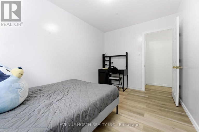 29387257/923-pinecrest-road/queensway-terrace-north/ottawa/ontario/K2B6B1_21