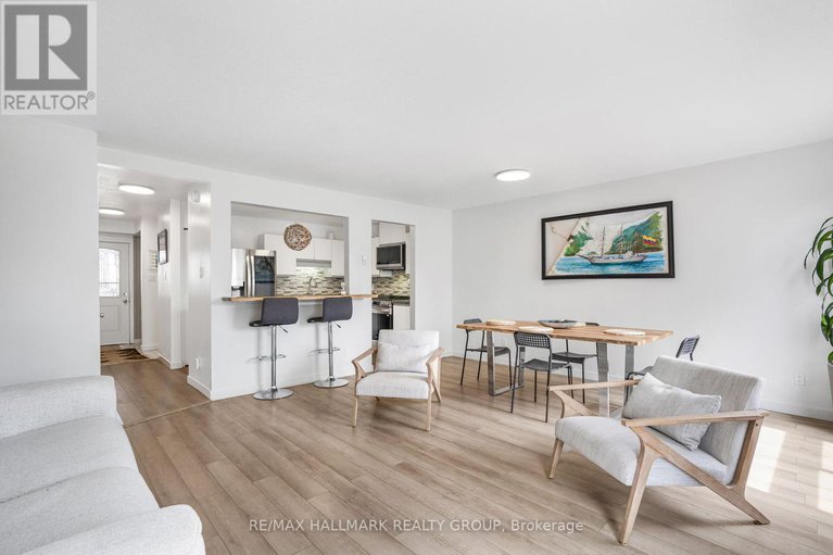 28216867/1985-woods-street/town-of-rockland/clarence-rockland/ontario/K4K1H7_15