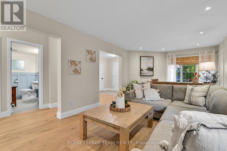 28615921/4156-wolfe-point-way/riverside-southgloucester-glen/ottawa/ontario/K1V1P5_8