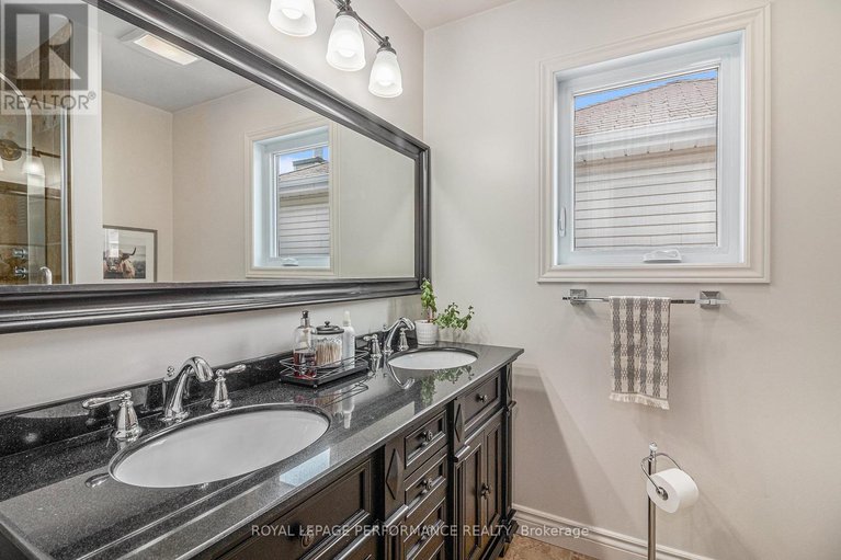 28727243/887-bideford-street/fallingbrookridgemount/ottawa/ontario/K4A2C4_18