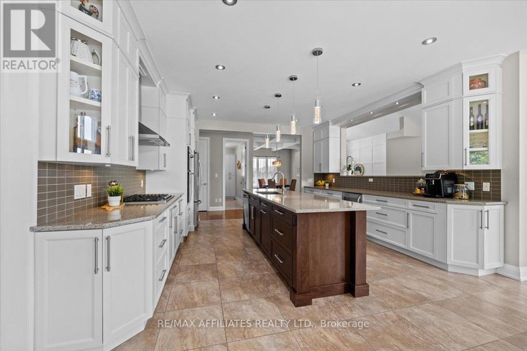 28632314/1610-linkland-court/cumberland-estates/ottawa/ontario/K4C0A5_18