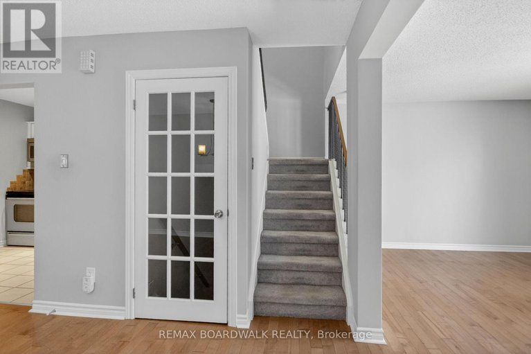 29631192/10-47-sunridge-lane/on-the-green/ottawa/ontario/K2J2N9_22