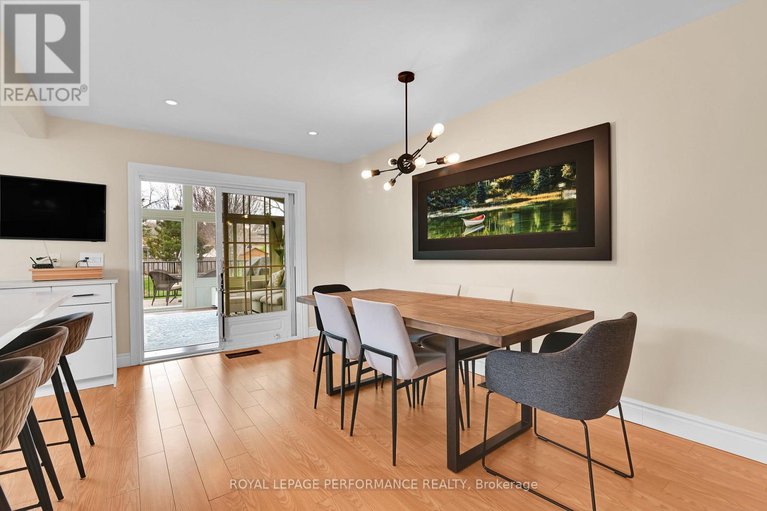 29348584/328-pleasant-park-road/alta-vistafaircrest-heights/ottawa/ontario/K1H5M8_11