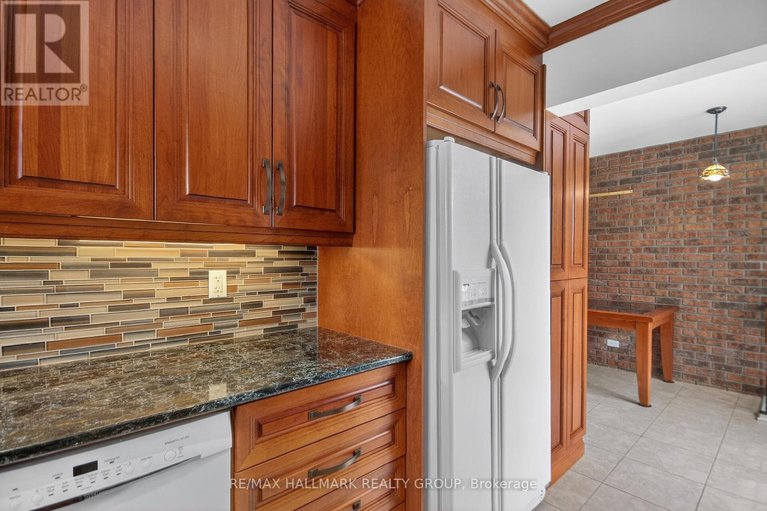 29582128/1050-plante-drive/hunt-clubwestern-community/ottawa/ontario/K1V9E6_15