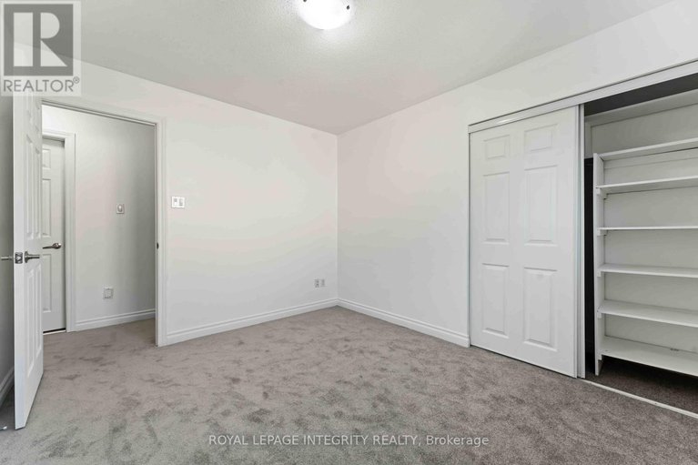 28688332/2044-wildflower-drive/queenswood-heights-south/ottawa/ontario/K1E3R5_20