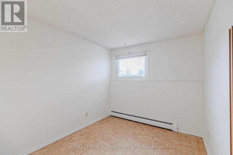 28882629/135-desmond-avenue/glencairnhazeldean/ottawa/ontario/K2L1E8_36