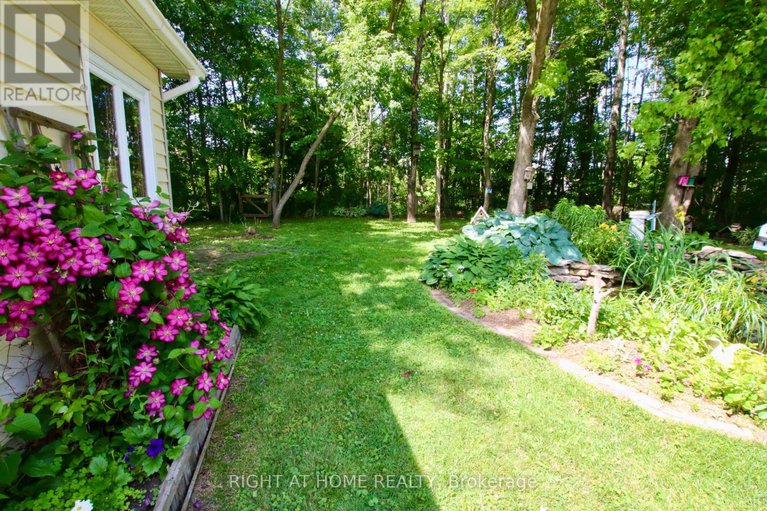 28520317/159-dunlop-crescent/village-of-russell/russell/ontario/K4R1B3_37