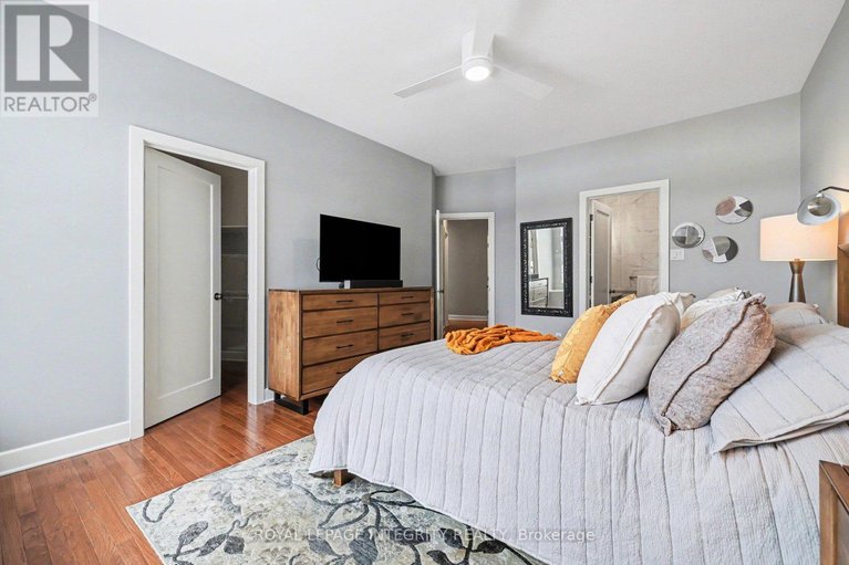 29607399/15-marsh-sparrow-private/morgans-grantsouth-march/ottawa/ontario/K2K3P1_24